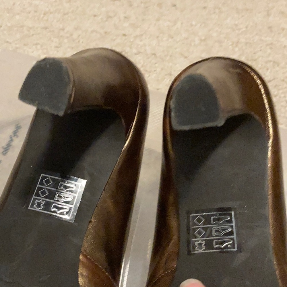 Beautiful bronze heels - Picture 5 of 6